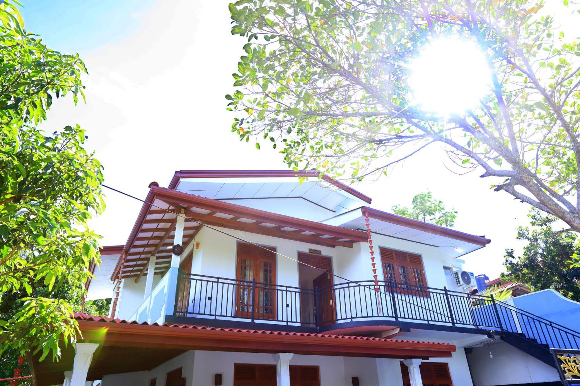 Dinsara Pearl Villa Weligama Bagian luar foto