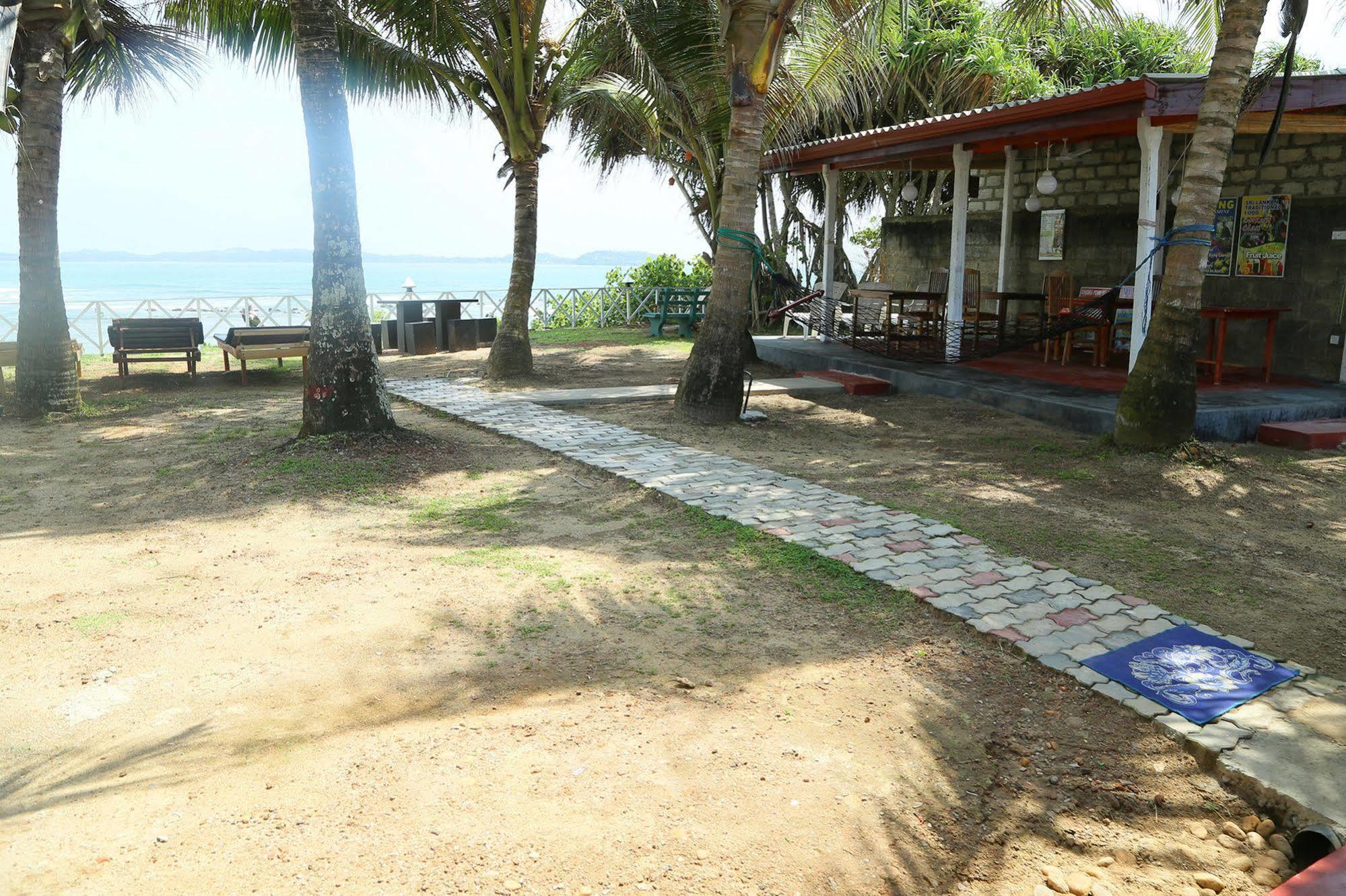 Dinsara Pearl Villa Weligama Bagian luar foto