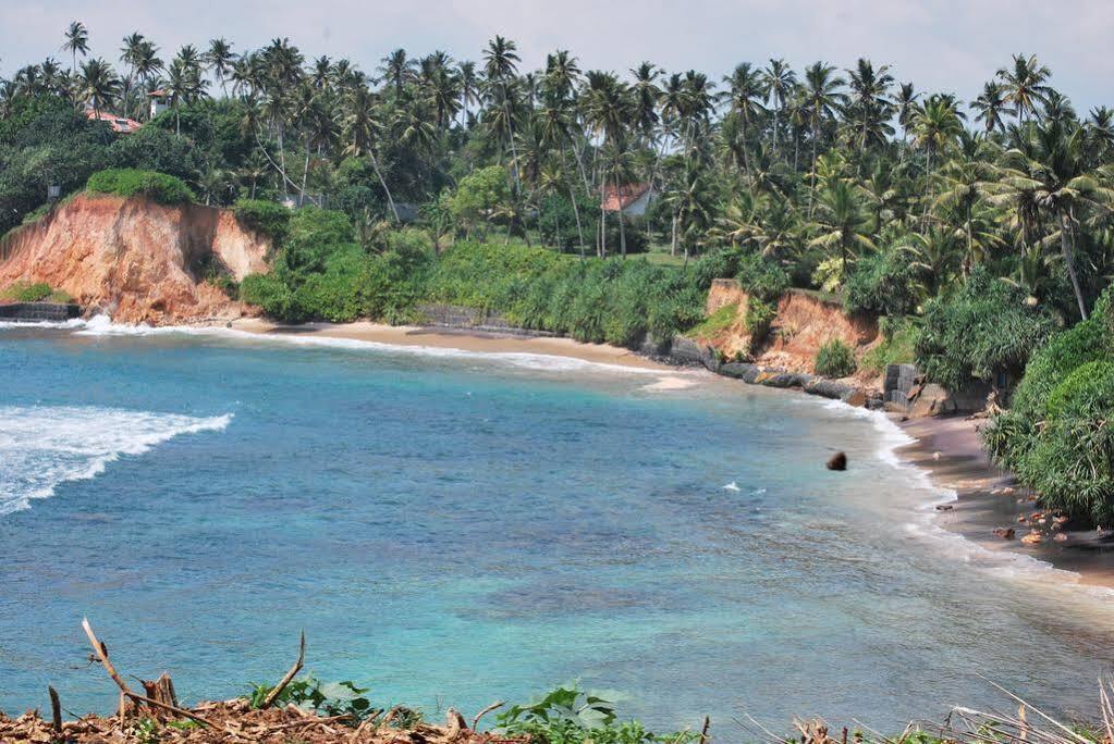 Dinsara Pearl Villa Weligama Bagian luar foto